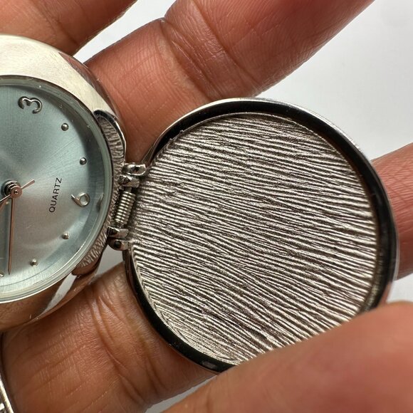 3/$30 Snowflake Clip-On Watch Keychain Bag Charm Hidden Dial Silver Tone - Picture 8 of 11